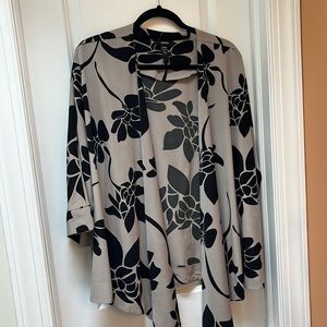 Alfani jacket, black and tan with flowing sleeves